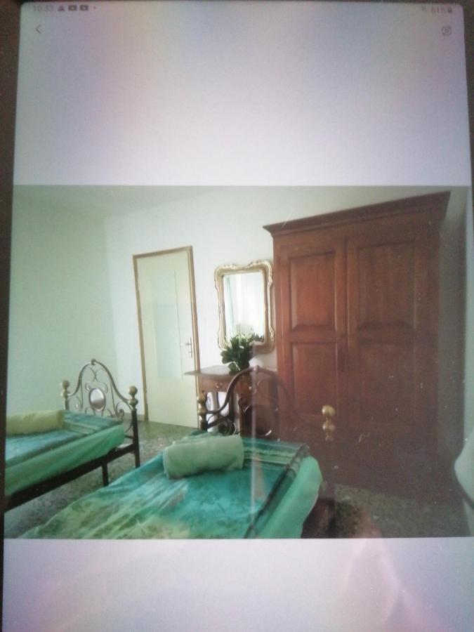 Apartamento Casa Silvio Torri Del Benaco Exterior foto